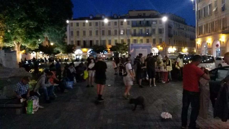 BrahimDjebali's tweet photo. Photos de la maraude en faveur des sans-abris de la ville de #Nice06. http://t.co/HevryhAqQP