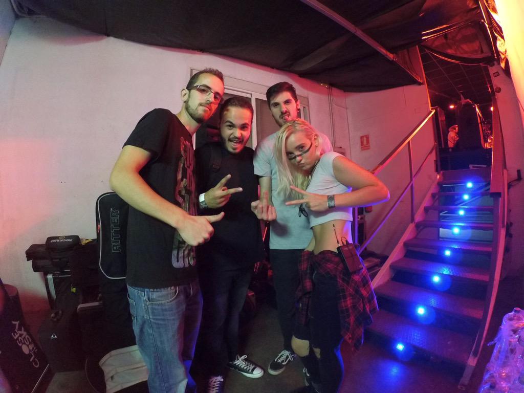 Flightcasecrew's tweet image. En el INTERSTELLAR FEST compartimos escenario con grupazos y conocimos gente nueva increíble! facebook.com/NozeroBand/pho…
