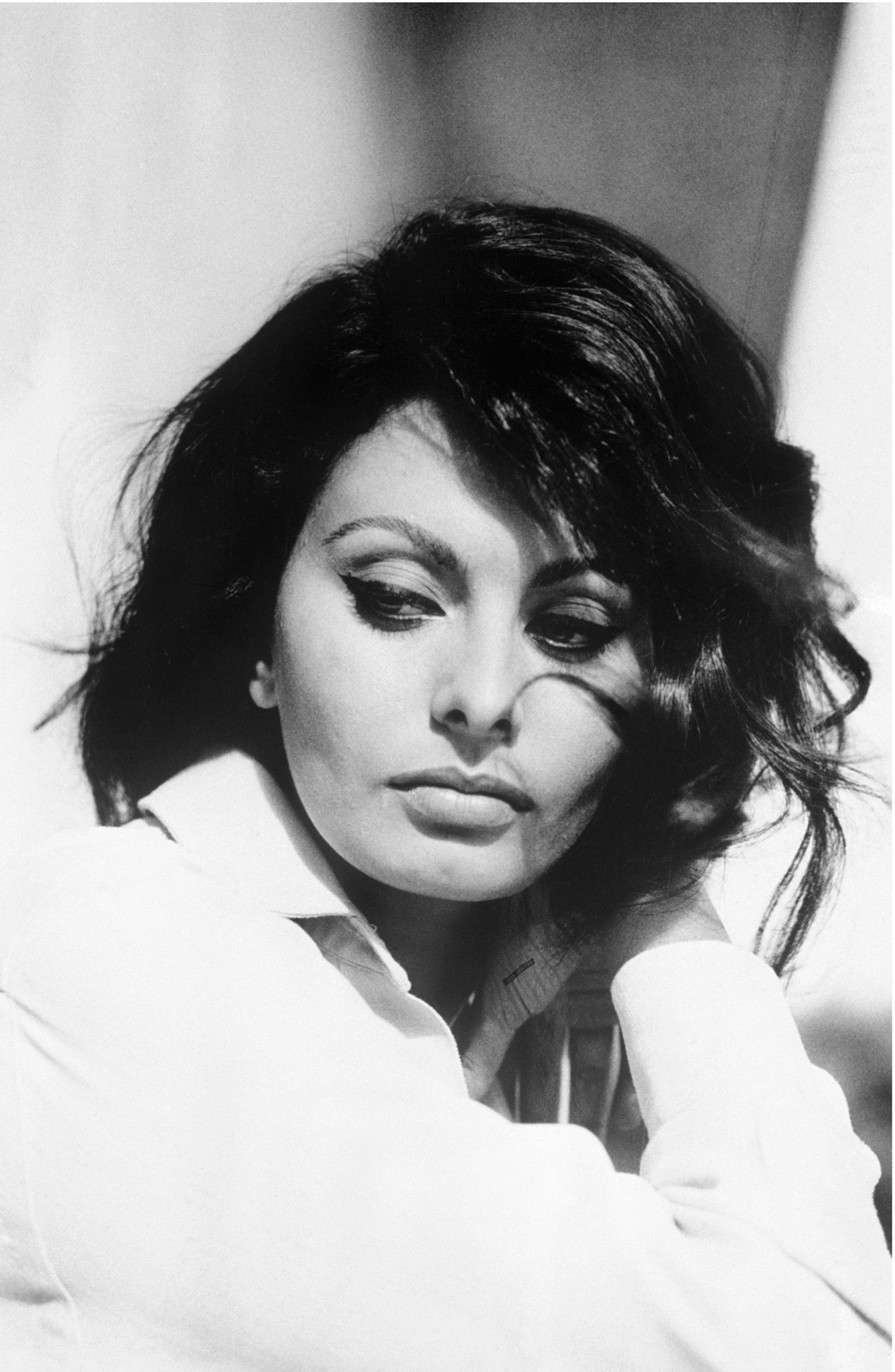 Happy Birthday to Sophia Loren patron saint of cat eyed, big haired girls everywhere. 