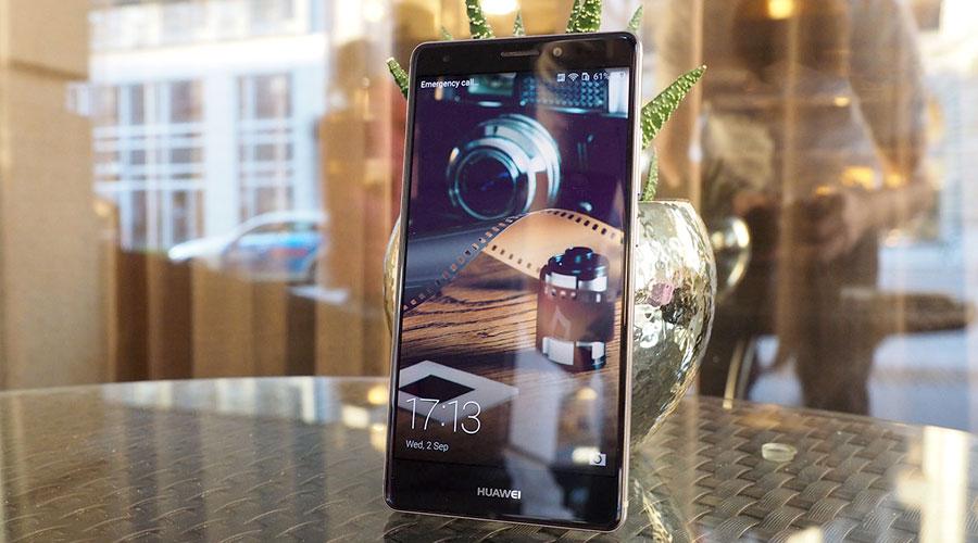 XOBUZ_ONLINE's tweet photo. The Mate S is Huawei's answer to the iPhone 6 Plus #HuaweiMateS @Huawei http://t.co/HoIclXPvVg http://t.co/tNpfhRCedG