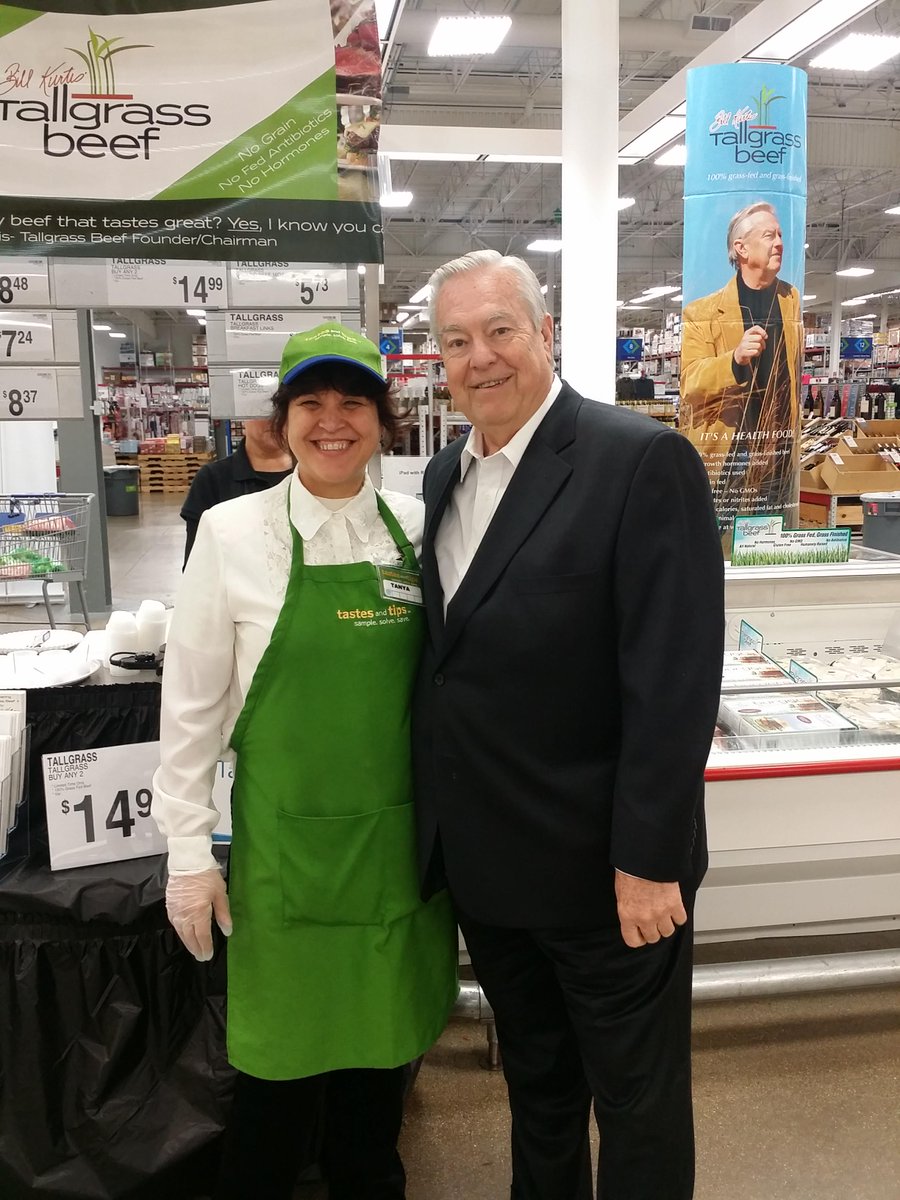 TallgrassBeef's tweet photo. @BillKurtis1 loves to meet new fans! Stay tuned to our Twitter/Facebook feeds to see when you can meet Bill next. http://t.co/1EgteHbOnd