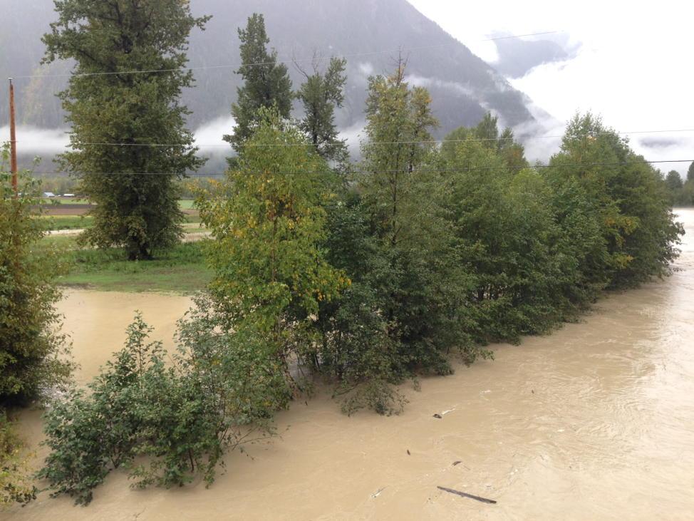 heywood's tweet photo. More pemberton. Water coming up fast http://t.co/PnmVH2CjBM