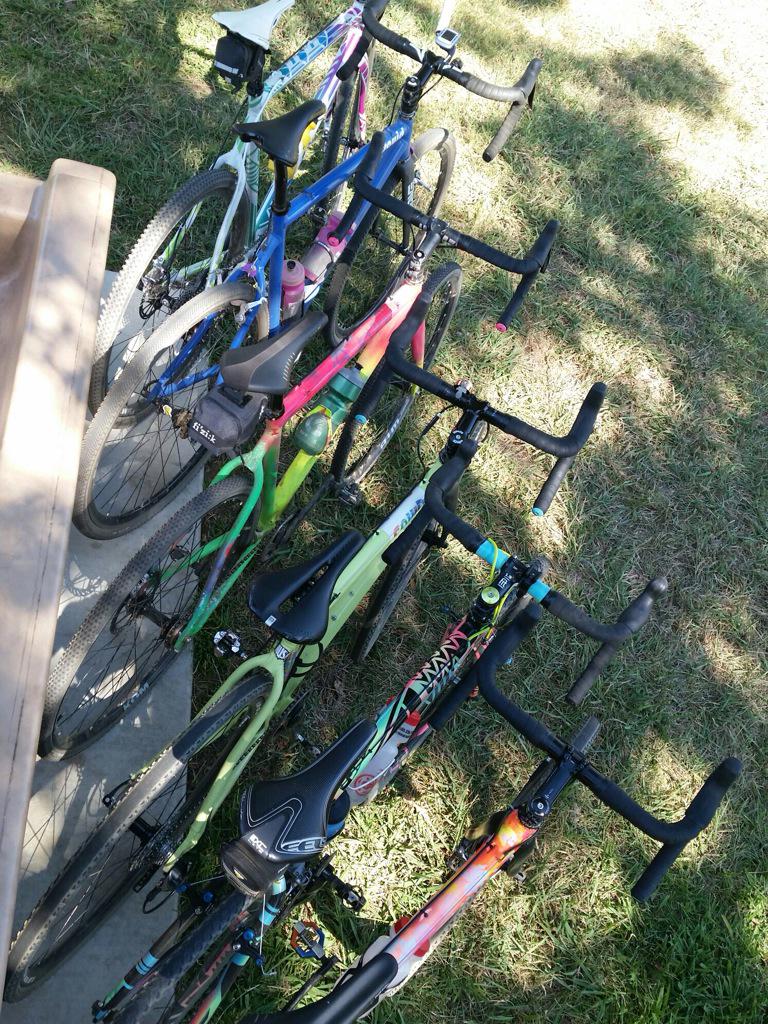 SquidBikes's tweet image. Just a few Squids in the park. #noboringbikes #rattlecan