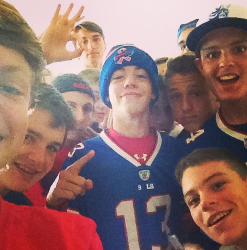 tyler24moskala's tweet photo. No bills mafia will ever be as good as ours 🔴🔵⚪️🔴🔵⚪️ #ThreeYearsOfSuccess http://t.co/fYxvGfOAdA