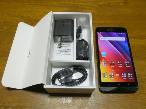 smaxjp's tweet photo. ASUSの自撮りが強化されたスーパーミドルレンジスマホ「ZenFone Selfie ZD551KL」を購入!開封して外観をチェック【レビュー】 http://t.co/GZJQciZvGC #smaxjp http://t.co/UB3Eagubxq