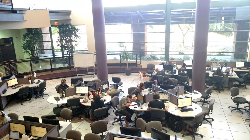 gamecolab's tweet photo. It's crunch time! Jammers are putting the finishing touches on now! #intelhacks #quantumgamejam http://t.co/IyzN6YcEne