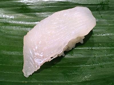 すし 松前 على تويتر 旬の魚 真子鰈 まこがれい 鰈は種類も多く 比較的安価な真鰈から漁獲量が極端に少ない星鰈 まで様々ですが 一般的に寿司ネタとされるのは真鰈か真子鰈です T Co Uvo97kkfaj Sushi 寿司 真子鰈 T Co Kwyulqyktl すし 松前 على تويتر 旬の魚 真子鰈 まこがれい 鰈は種類も多く 比較的安価な真鰈から漁獲量が極端に少ない星鰈 まで様々ですが 一般的に寿司ネタとされるのは真鰈か真子鰈です T Co Uvo97kkfaj Sushi 寿司 真子鰈 T Co Kwyulqyktl