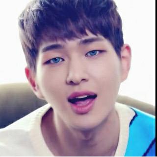 al5m3h99's tweet photo. @kpop_lips onew shinee 😻 http://t.co/m79RGl39d0