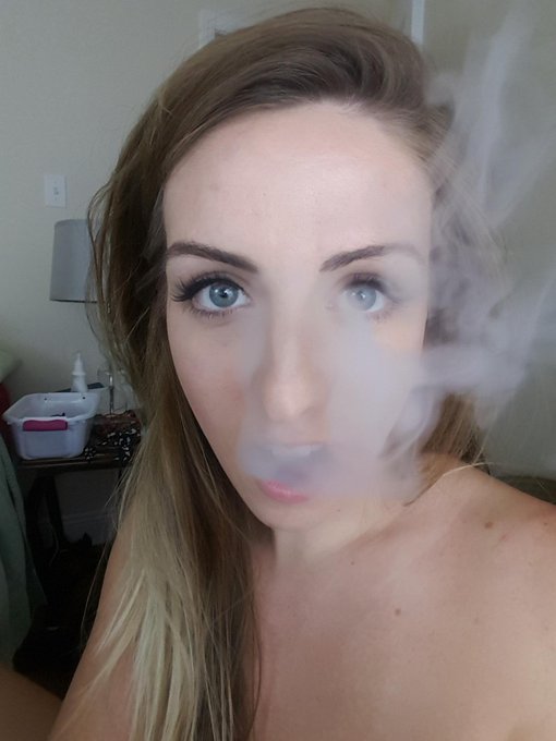Smokeshow BJ. Right now. Check it out. http://t.co/unWfzxZKwL @picture__man @wugiwil @CamGirlPromo http://t<a href="/tag/mvsales"class="tags"><span>#mvsales</span></a>