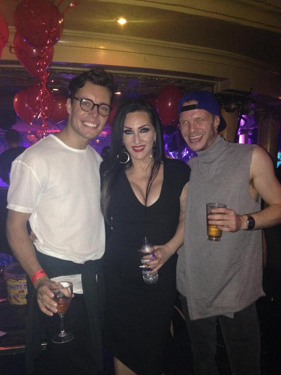 andycarthy's tweet photo. It's @michellevisage wahhhhhhhh @andrewwragg88 http://t.co/Ya24Uxvu4b