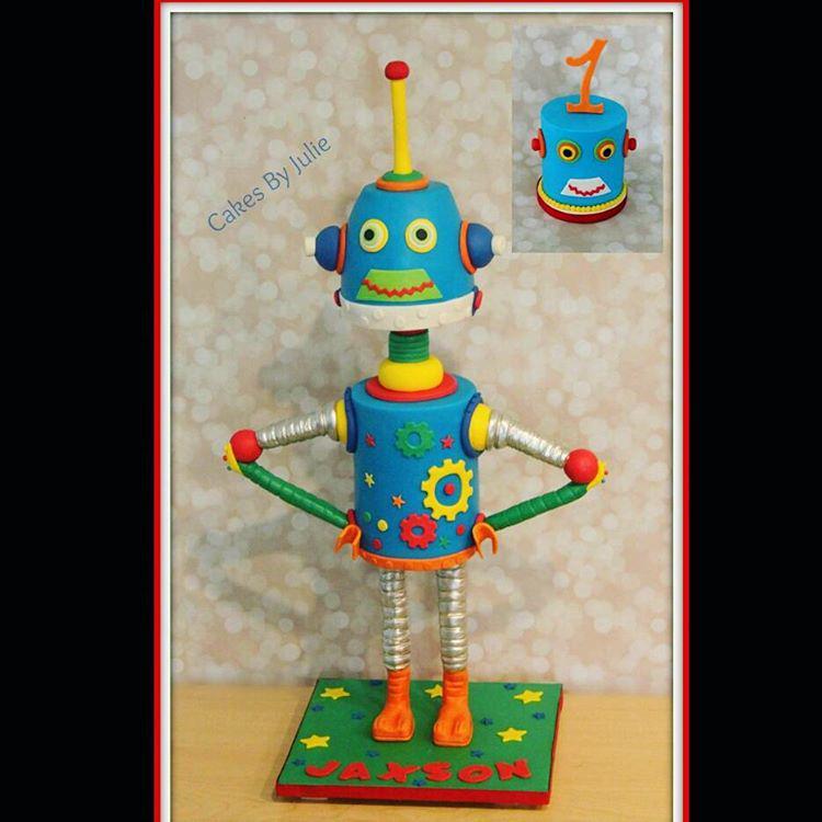 Otherbots's tweet image. #robotcake #robot #smashcake #smash #3drobotcake by cakesbyjulie