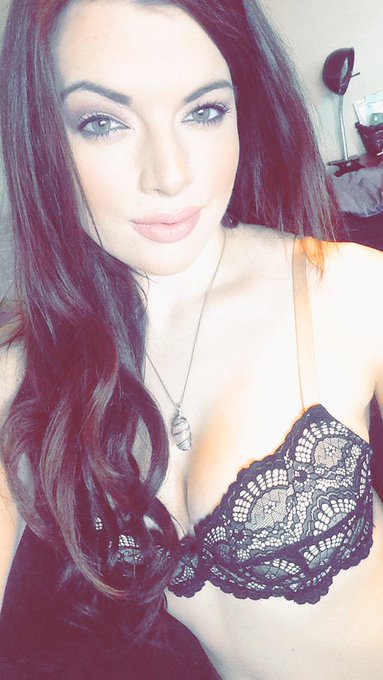 Goodnight xo http://t.co/XWwPpFfhaf<a href="/tag/friskyfriday"class="tags"><span>#friskyfriday</span></a>