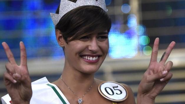 Alice Sabatini vince il concorso di bellezza di Miss Italia 2015.