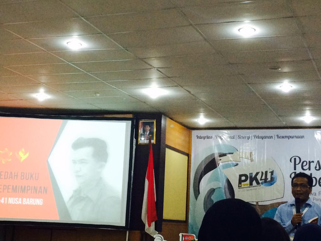 taiyoguchi18's tweet photo. Buku pertama adalah Tan Malaka dari Kelompok Nusabarung #PK41 @LPDP_RI @caturekamandala http://t.co/n6BX9lXqJd