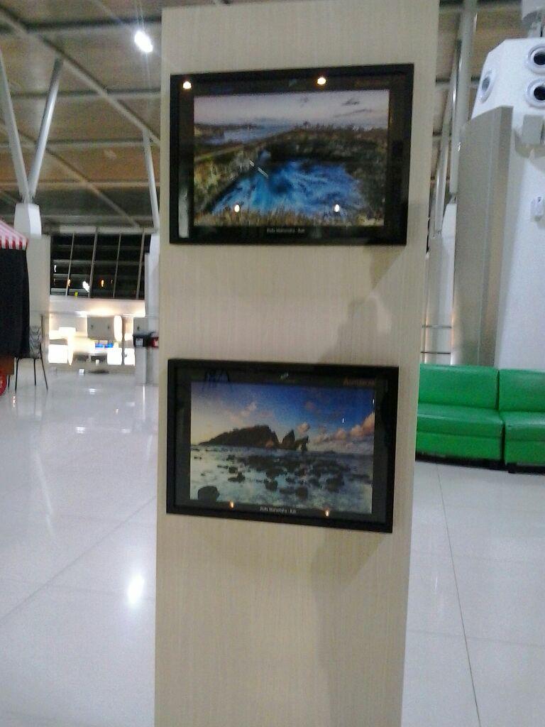Di T2 ada Pameran Photography <a href="/alphariansby/">Alpharian Surabaya</a> with <a href="/AP_Airports/">Angkasa Pura Airports</a>