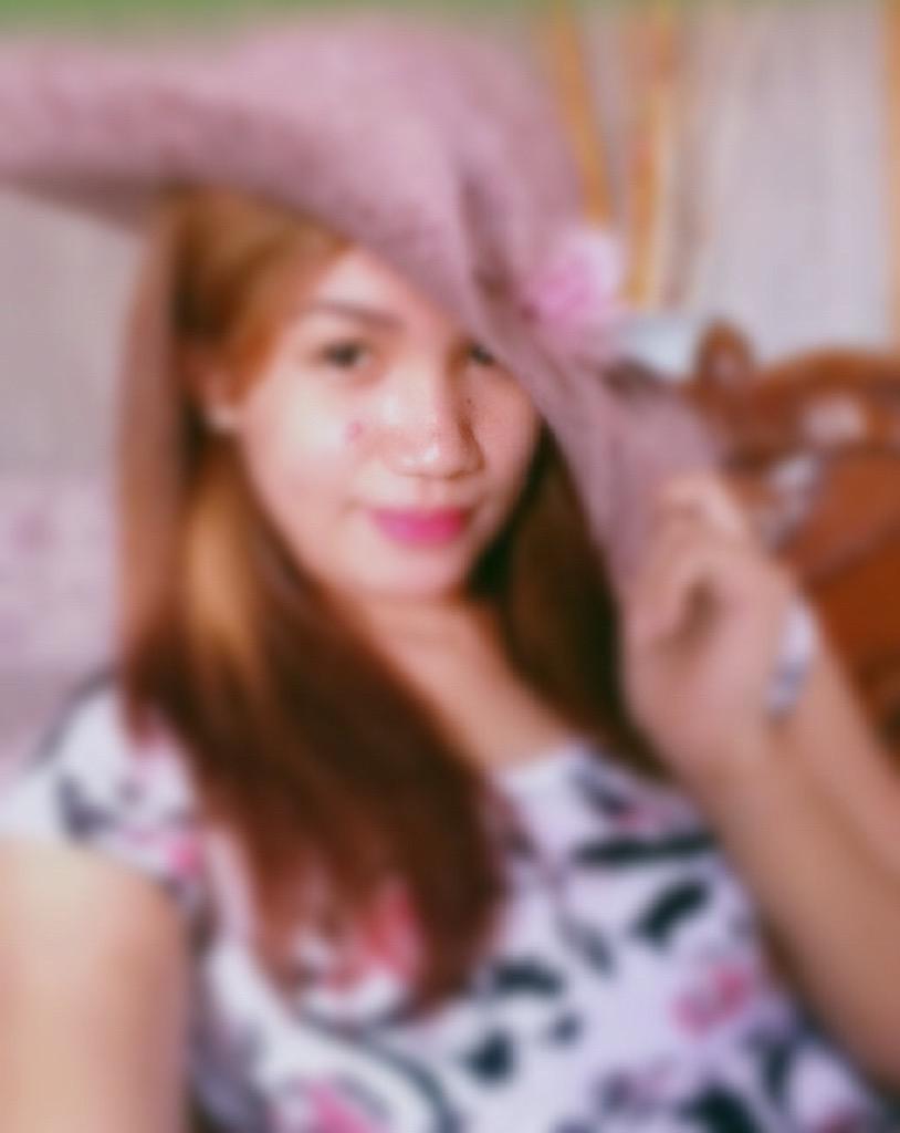 HanalynB's tweet photo. Minasan sa subrang laro ng problema ko minsan paki buong kaanyohan ko lumalabo na din 🌚😔 http://t.co/7rLEBYkoTO