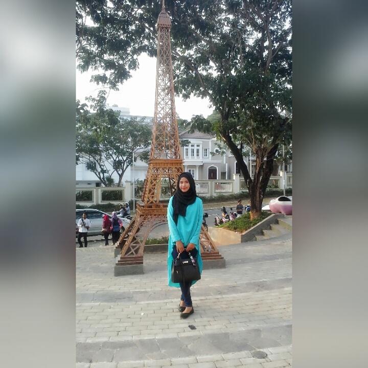 menaraeffellreplika wkwk