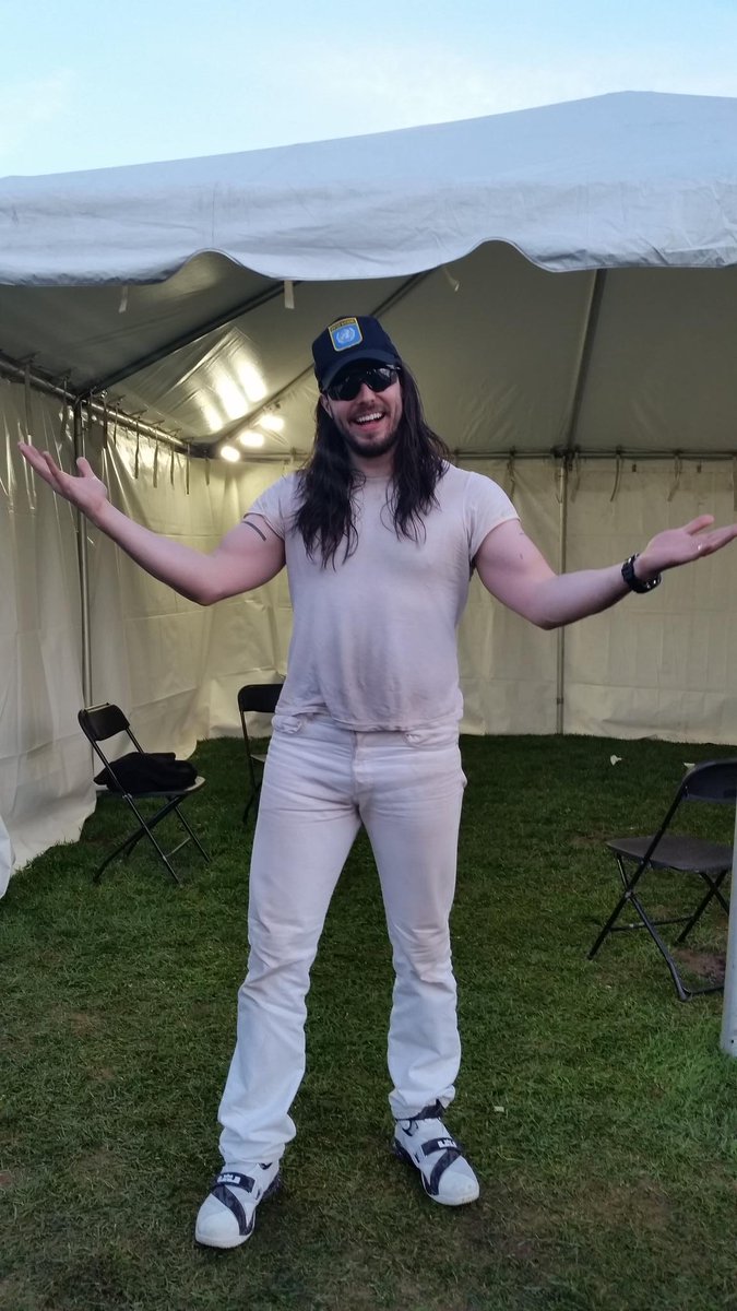 the_edge's tweet photo. .@AndrewWK looking spiffy @RiotFest #RiotFestTO #RiotFest2015 http://t.co/9v0WK7BxJy
