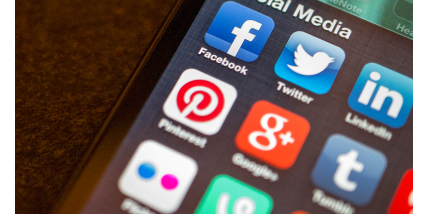 dinwal's tweet photo. Is your social #media strategy weakening your brand's impact online? http://t.co/RARWlu7Zin http://t.co/iHCZLeG6Y0