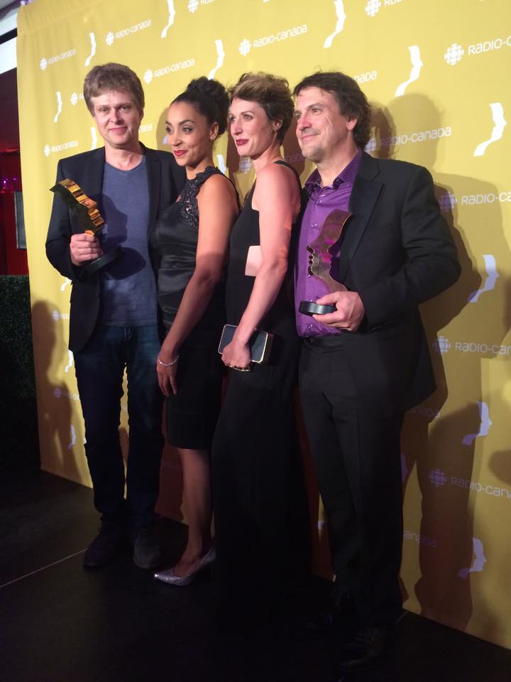 MTL_PRESSE's tweet photo. La belle gang de @19deux, toujours en salle de presse. Bravo! #GalaGémeaux http://t.co/kQPyDIJPqG