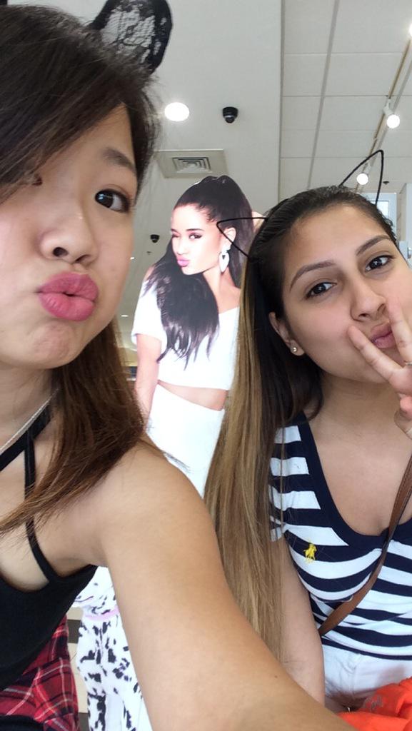 PinkElephantAri's tweet photo. #AriAtUlta #sweepstakes 💚 http://t.co/DElE1ifeIJ