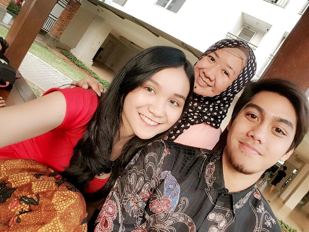 Hai ponakan kesayangan.. @_nadyaputri