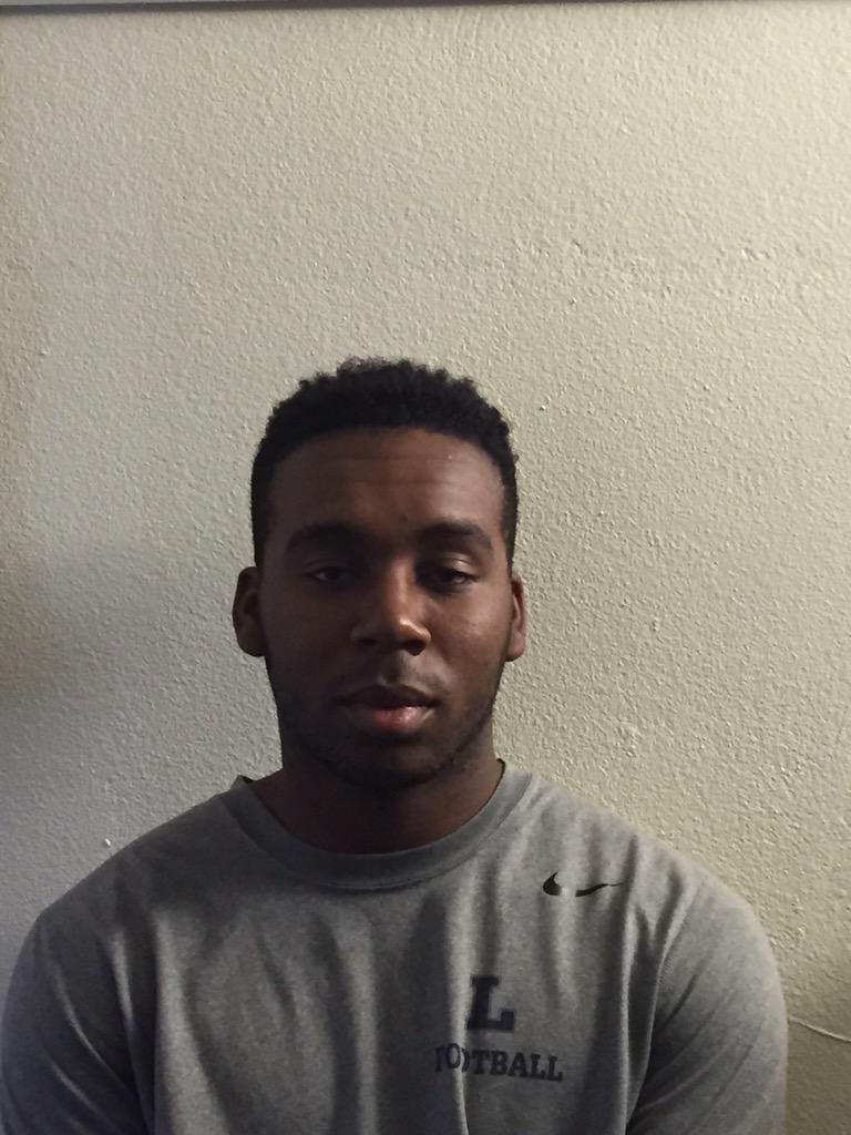 craiigslist's tweet image. When u eatin ass and she farts