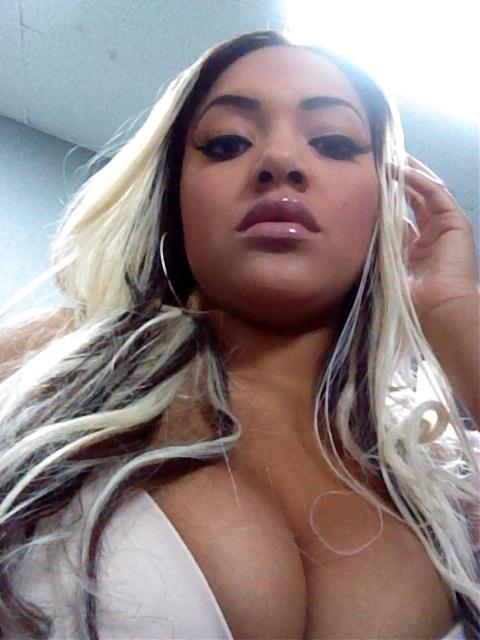 Decided to change it up and go blonde, what do you guys think? #Yay or #Nah http://t.co/0dI1AyJJGc