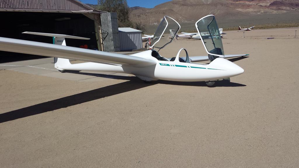 NickGivani's tweet photo. Flight training gunna be a pilot just need 20 more hours 😊✈✈ http://t.co/xDVRmfmZaR