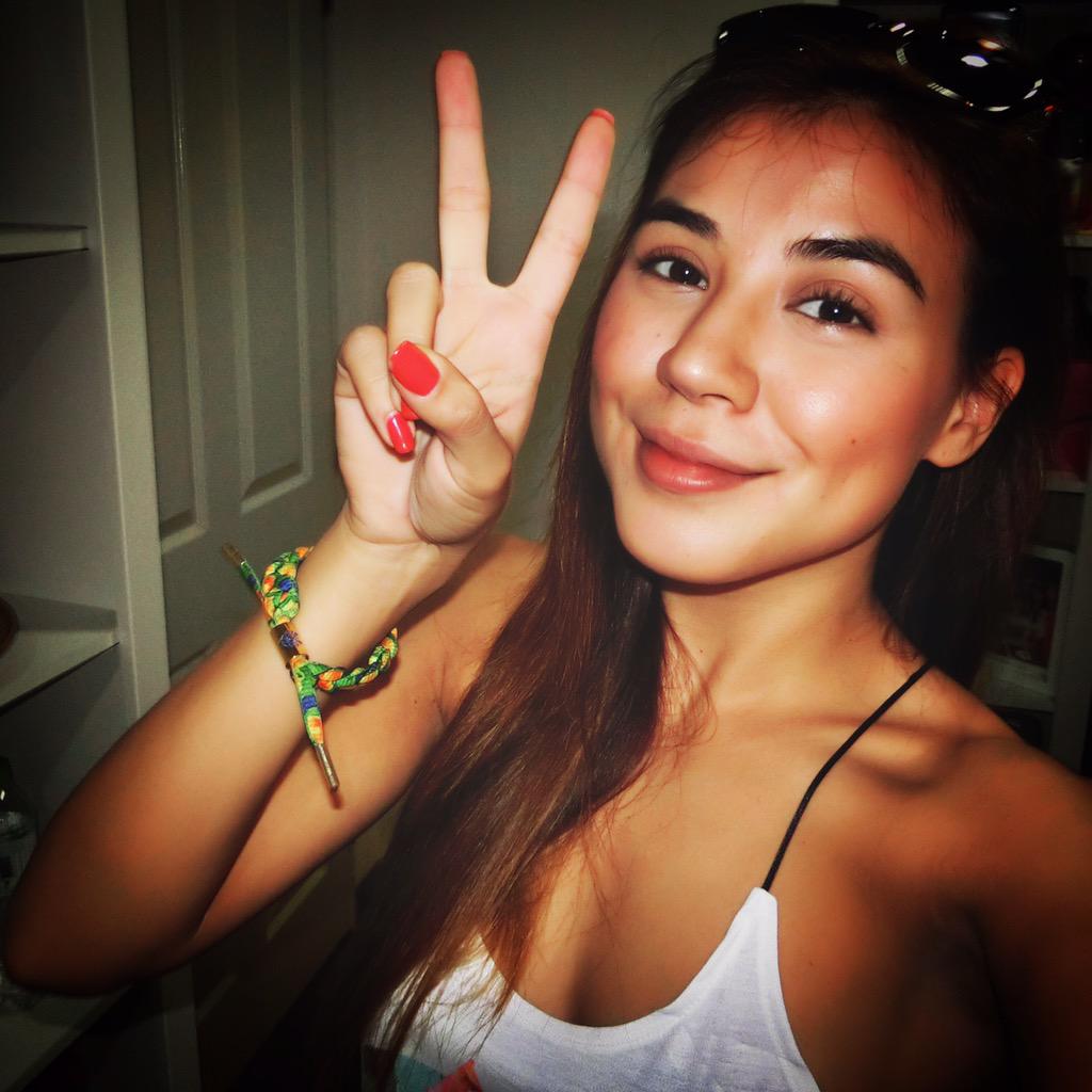 ItsCarlaD's tweet photo. Nothing but good vibes.
Thanks @regainph for my @rastaclat โ๐ผ๏ธ #regainph #rastaclat #clatlife http://t.co/80qTZilvlO