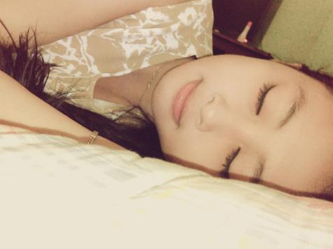 DesiKupis's tweet photo. Pura pura tidur hihihu http://t.co/OXWh0cy5CR