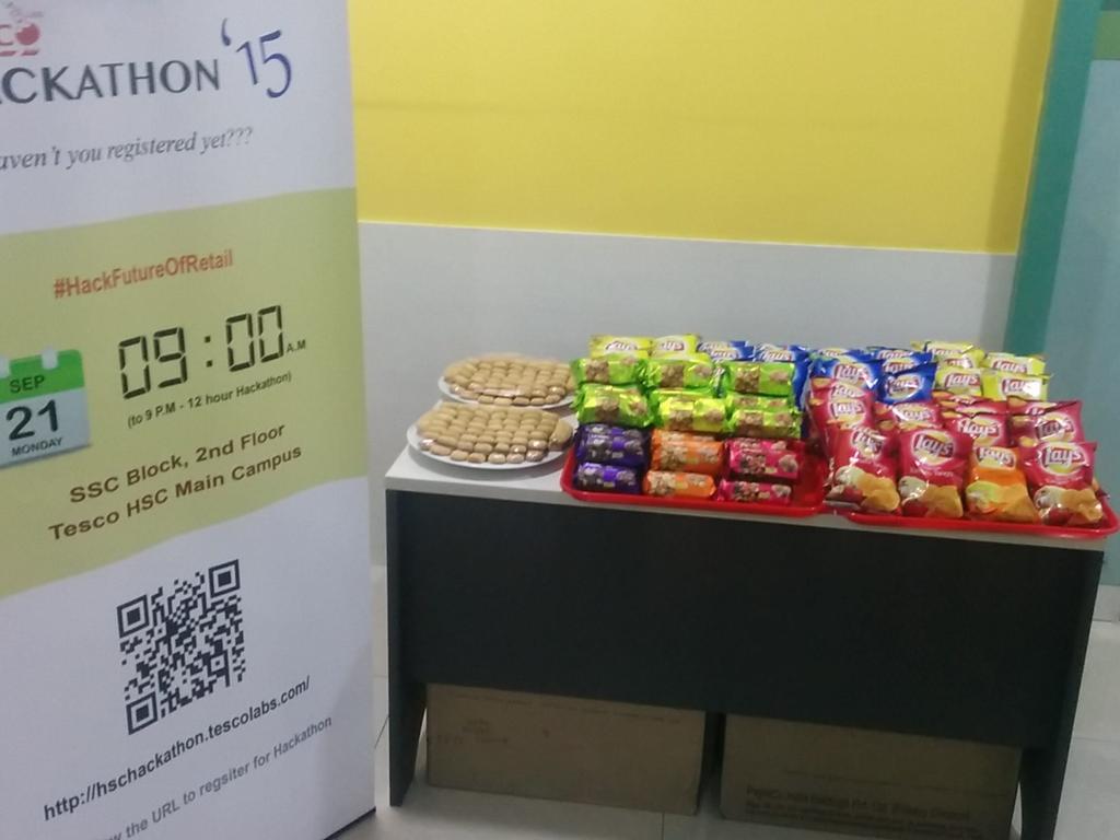 johnmanoahs's tweet photo. Grab your snacks near the registration #HackFutureOfRetail http://t.co/tbAhTLNFVH