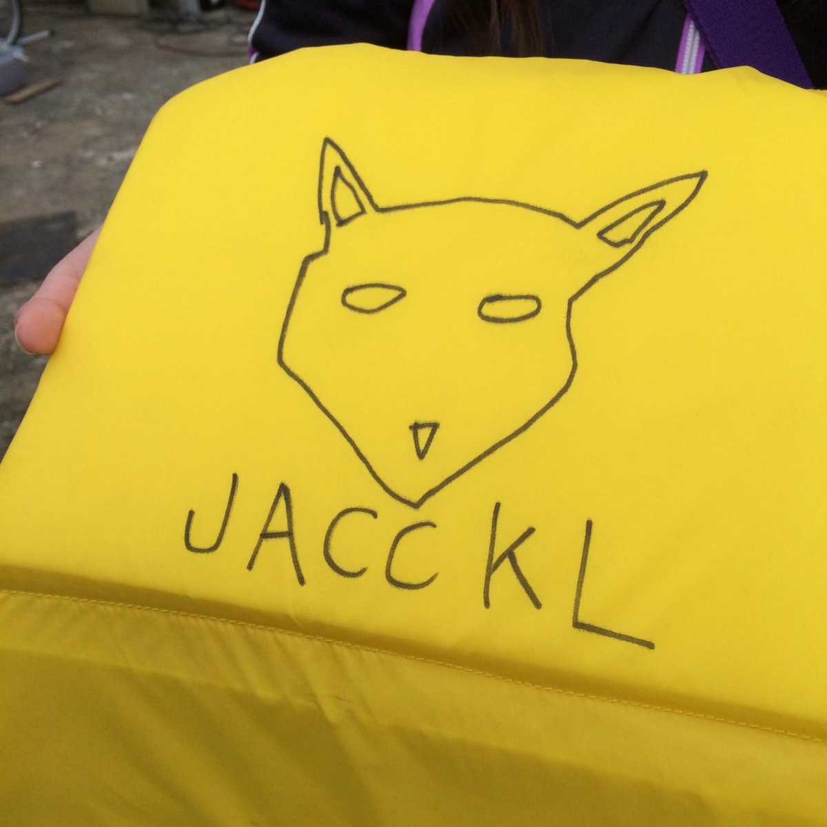 Takuji Tac Naruo Twitterissa Shomi Mission ショーミの書いたジャッカルロゴ 斬新すぎるし なにより 綴りは Jacckl では無い ショーミ画伯 ハリーポッターに出てくるキャラか おちょぼ口 Http T Co A1rgorydao