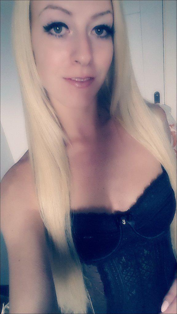 Wieder online :) http://t.co/RAdu6Vp8mf kommst dz mich besuchen ?? http://t.co/GJJyH4XmCk