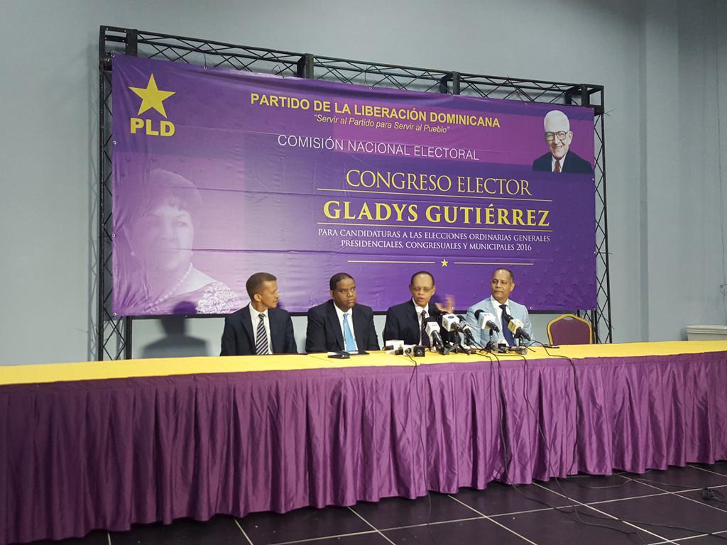 robertoaes's tweet photo. Inicia conferencia de prensa encabezada por Lidio Cadet @diplupenunez @armandogarciap y @dddiaz miembros #PLDCNE http://t.co/WOKgGz7jwK