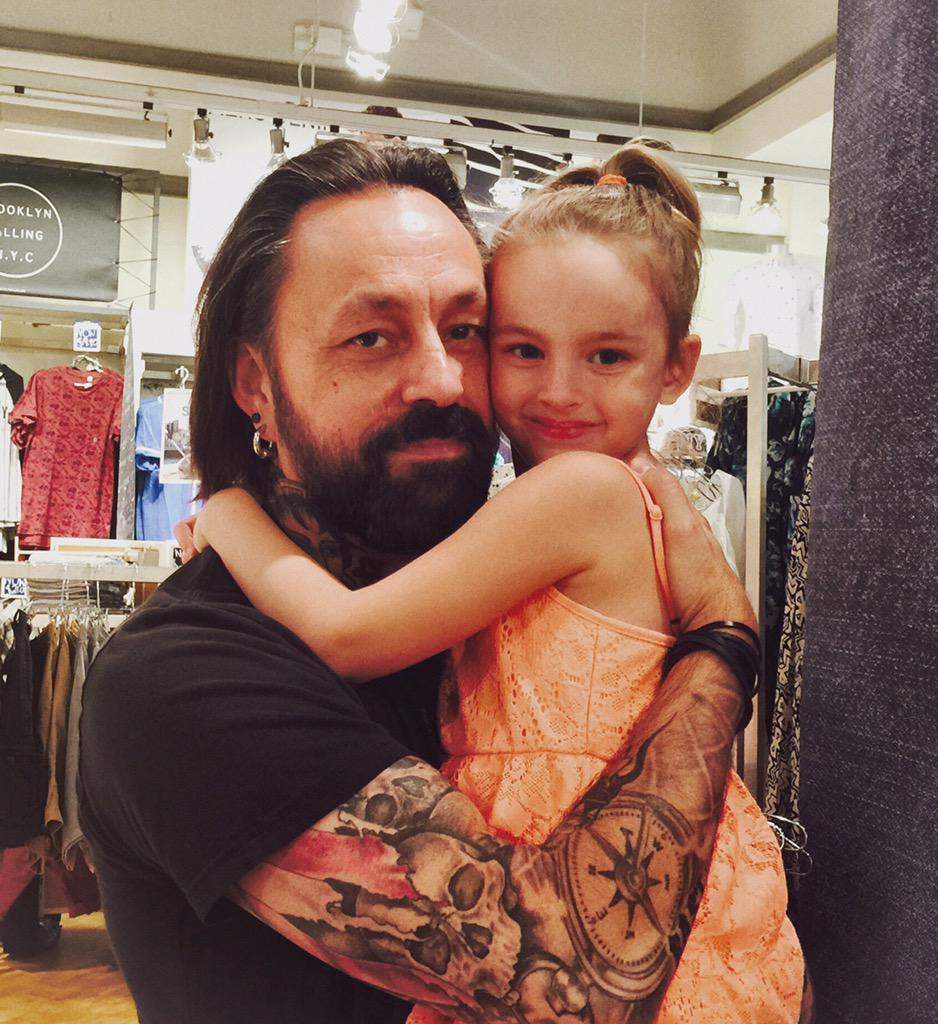 TheMichaelPaulk's tweet photo. So much judgement in this world we live in... But not from her. She loves her Daddy's "pretty pictures. #imwrapped http://t.co/gIKaBETVaM