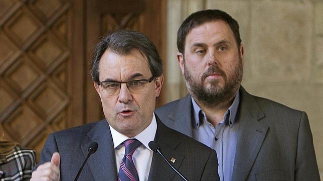 javierjuantur's tweet photo. #CUP descarta la "independencia unilateral" porque "no se ha ganado el plebiscito".
 http://t.co/WOPtGNve0F http://t.co/YKnZVRL0E6