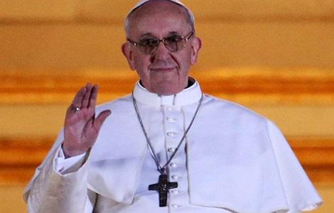 WCBM680's tweet photo. Pope: Workers Have 'Human Right' to Refuse Same-Sex Marriage Licenses
http://t.co/soukcbyWnU # #IStandWithKimDavis http://t.co/9MdttFReKY