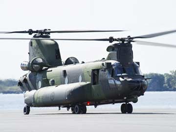 ndtv's tweet photo. Contracts for purchase of 15 Chinook and 22 Apache helicopters from Boeing signed: Government #ModiInUSA http://t.co/kRxglDbioC