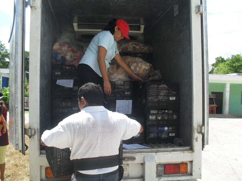 BACAMPECHE1's tweet photo. Comenzamos la semana con la mejor actitud, para llegar a lo más importante para nosotros, nuestros beneficiarios. http://t.co/zCP714GyIc