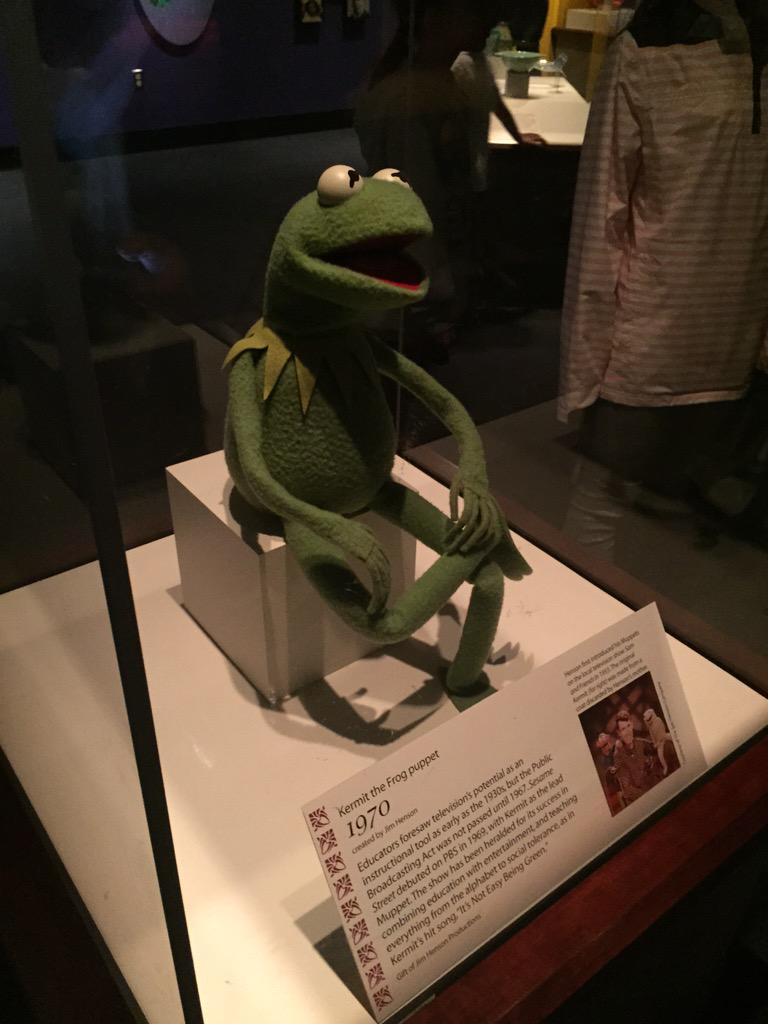 TallCdnGrl's tweet photo. It's not easy being green. @word_factory #ifcadc http://t.co/VT1fB5dFYw