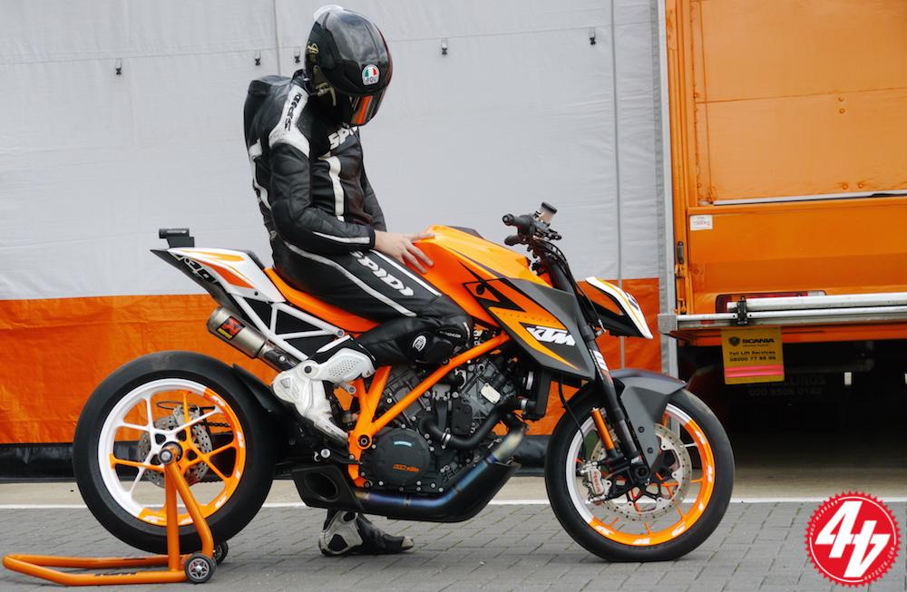 fortyfourteeth's tweet photo. Remember last week's KTM 1290 SD-R trackday? We chatted to @McWill99 about 'The Beast' > https://t.co/HgUrpoiCA8 http://t.co/hX4N0WZGiF