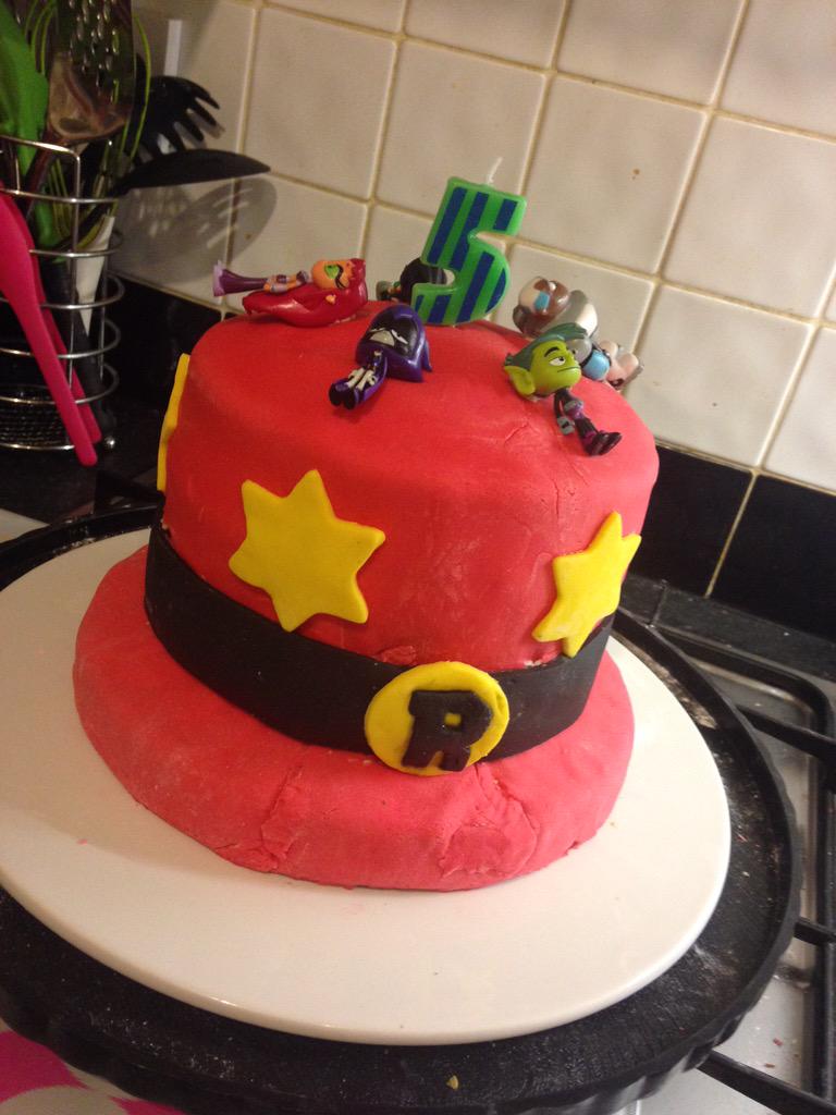 SuperLuckyDi's tweet photo. @asda my #teentitansgo hat party cake!  #asdabaking http://t.co/76kWUXx5YY