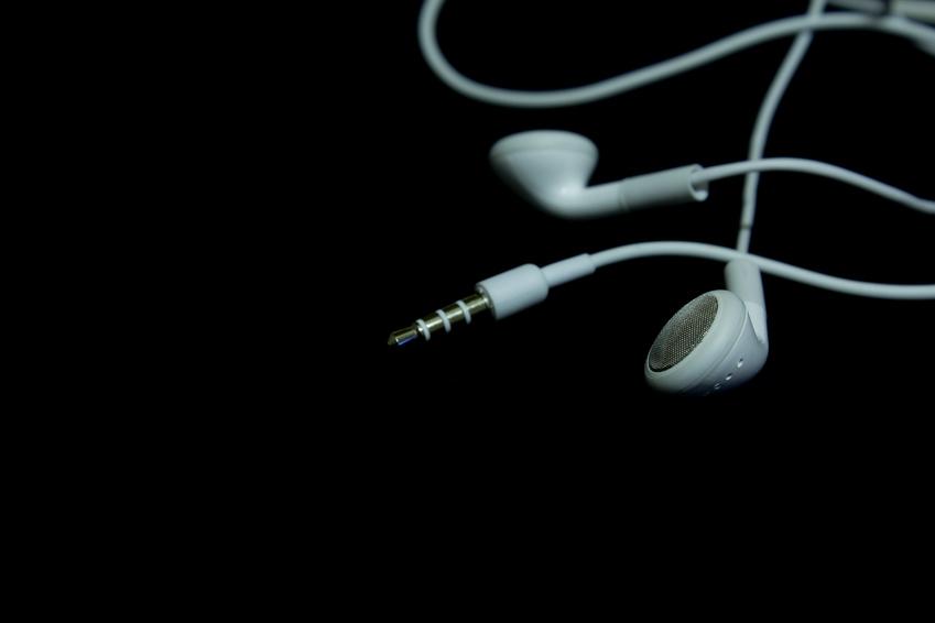 iPartakcz's tweet photo. Podcast vám může dát do ruky zajímavý marketingový nástroj. Víte, jak jej vytvořit? http://t.co/82flBqx6Ih http://t.co/4WUh3E5TNk