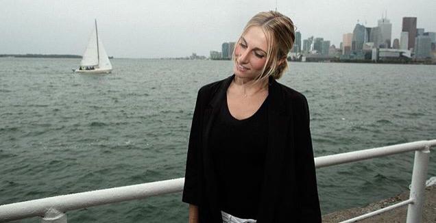 topsongsvs's tweet photo. Jenna Joseph vs twenty one pilots

RT for Beautiful Goddess Jenna Joseph
FAV for 21 sailors http://t.co/8NwsveB9P9