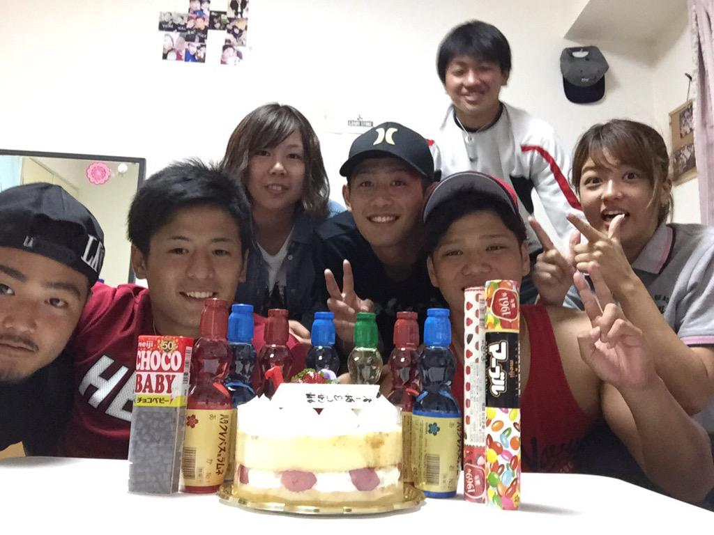 kumamonowa's tweet photo. 最近みんなかわいくなってる😁
まきしはぴばー😁🎉 http://t.co/KwSly8VP15