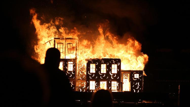 .<a href="/redmoontheater/">Redmoon</a>'s Great Chicago Fire Festival lit up the night.

trib.in/1QIr8w0