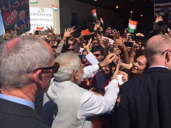 krishnpria's tweet photo. Kahan Raja bhoj @PMOIndia kahan ganju teli @OfficeOfRG
#ModiRocksInUS #RaGarolls in #Aspen http://t.co/TRv0Jn9lSL
