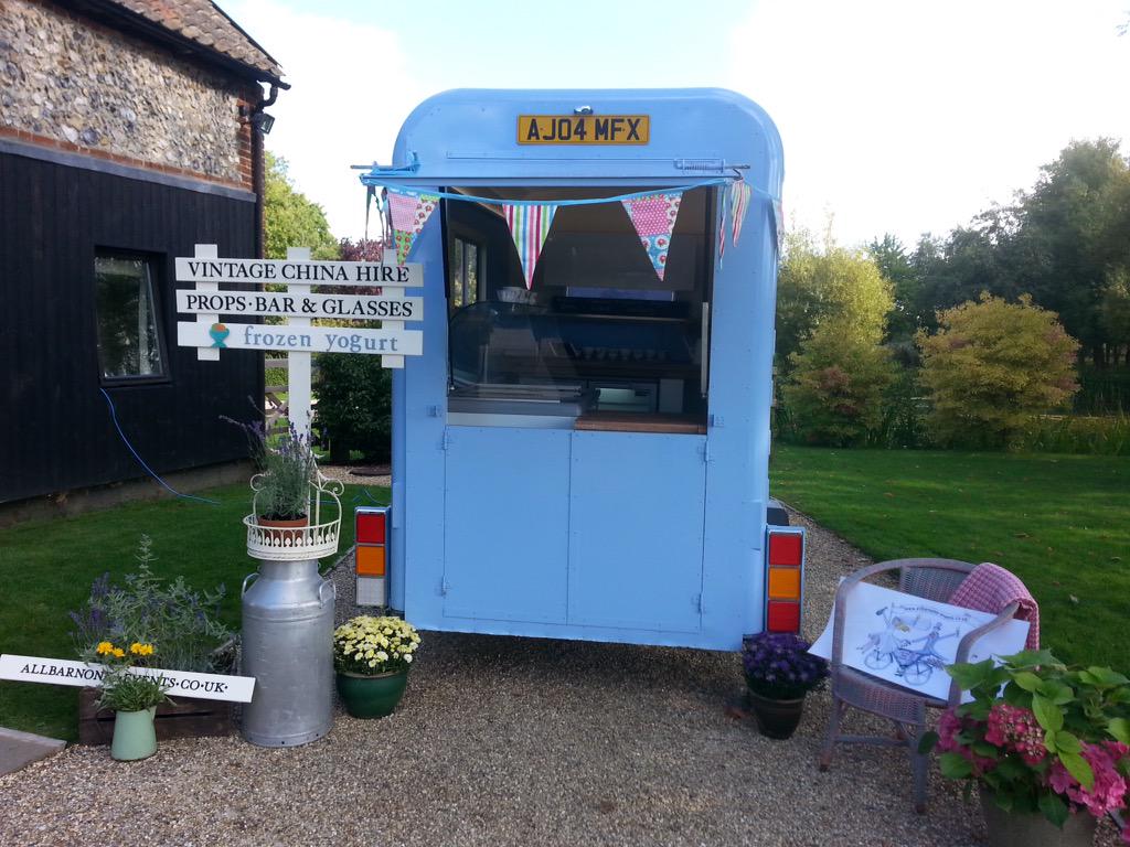 allbarnoneevent's tweet photo. A lovely day spent @GranaryEstates yesterday serving frozen yogurt.#frozen yogurt #retro #vintage http://t.co/A1jQpTcUvo