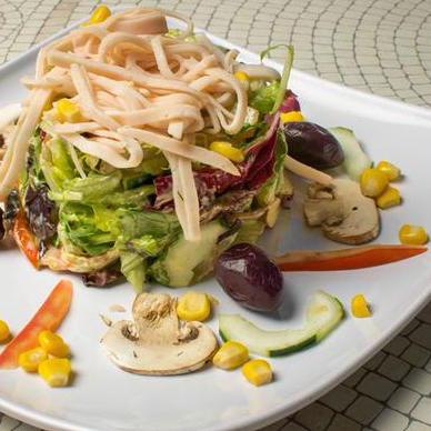 CCAltamiraV's tweet photo. Las ensaladas de @SohoPizzas hacen de este lunes un día perfecto. #FelizLunes y #BuenProvecho http://t.co/pe6C1Y6ZfI